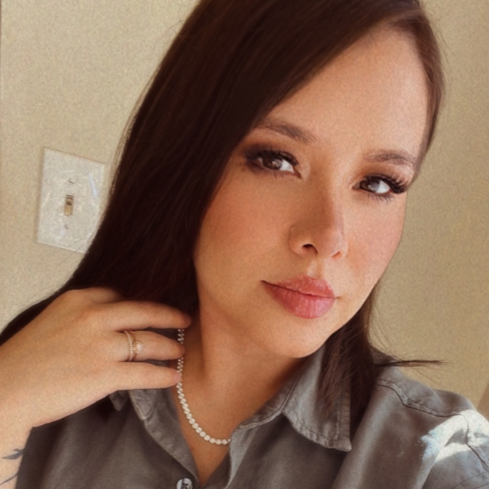 Meet your Posher, Valeria